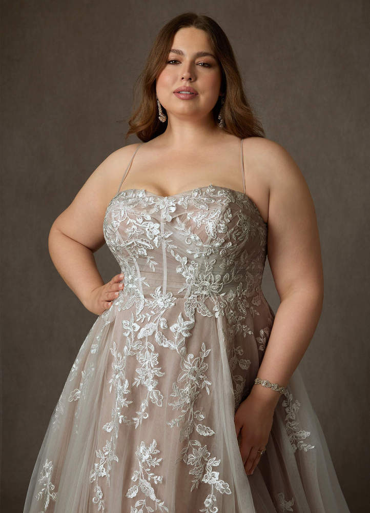 elyessen  Diamond White Ball-Gown Strapless Lace Dress