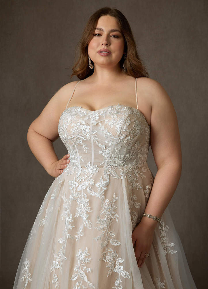 elyessen  Diamond White Ball-Gown Strapless Lace Dress