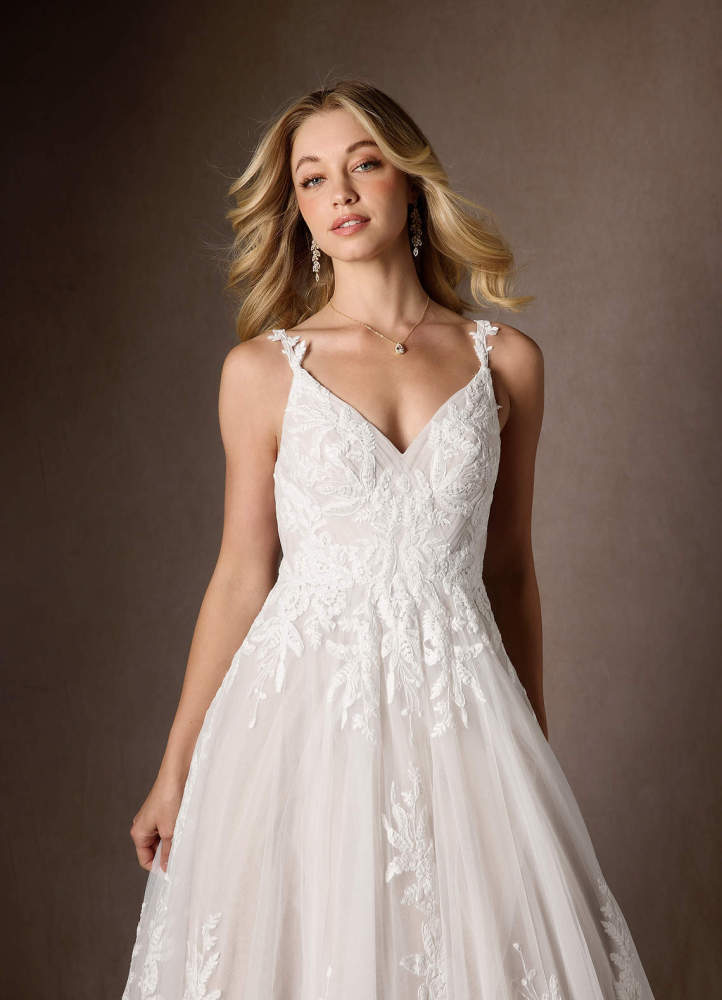 elyessen  Diamond White A-Line V-Neck Sequins Tulle Dress