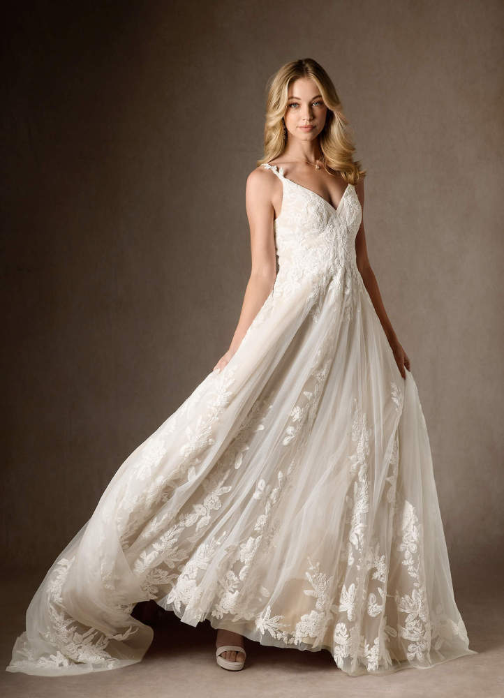 elyessen  Diamond White A-Line V-Neck Sequins Tulle Dress
