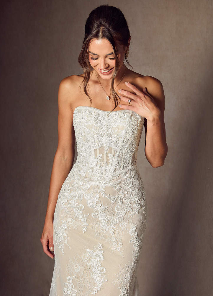 elyessen  Diamond White Mermaid Strapless Lace Dress