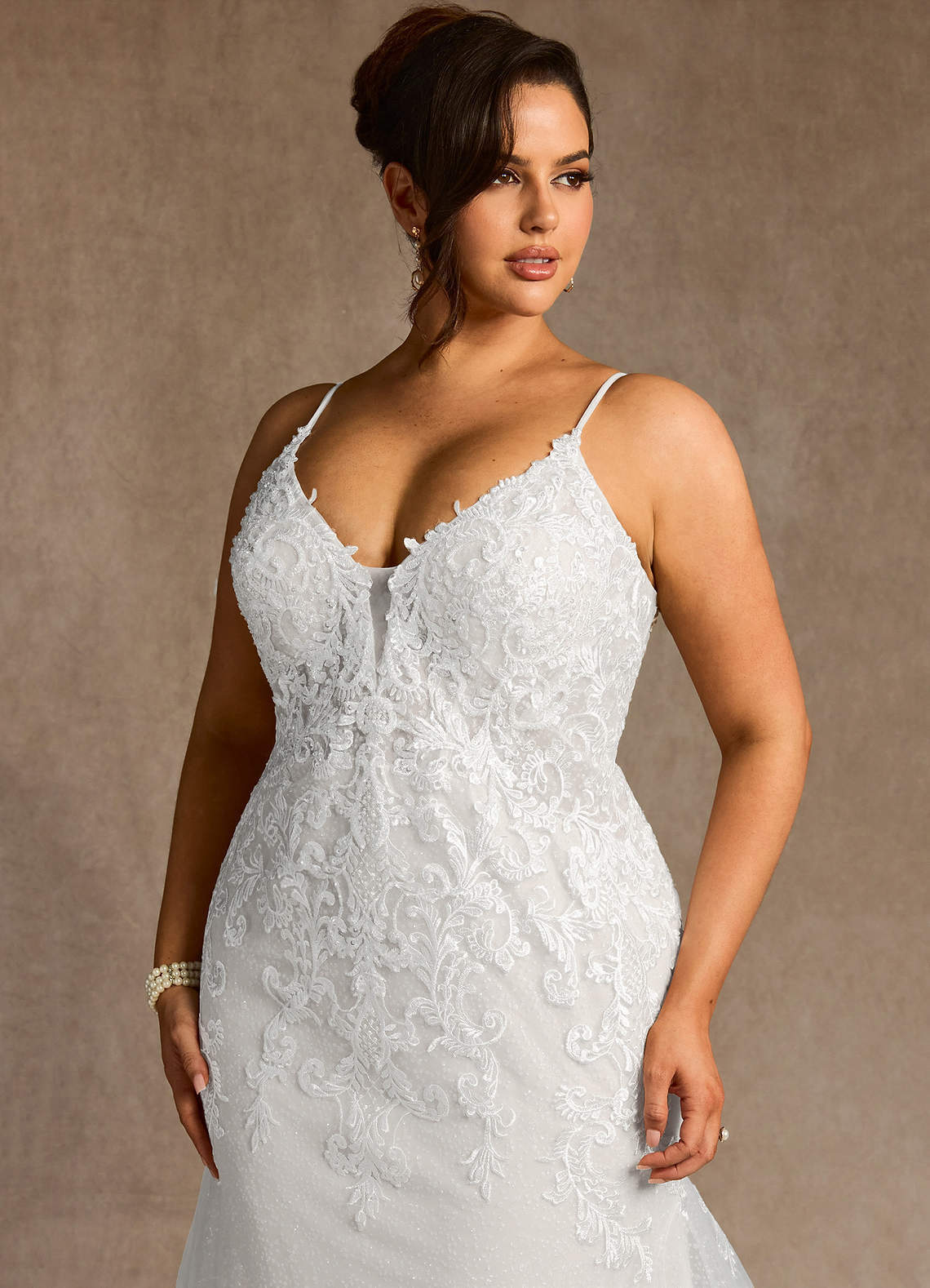 elyessen Selene Diamond White Mermaid V-Neck Lace Dress