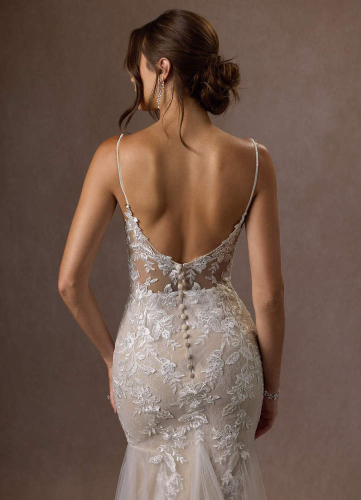 elyessen  Diamond White Mermaid V-Neck Sequins Tulle Dress