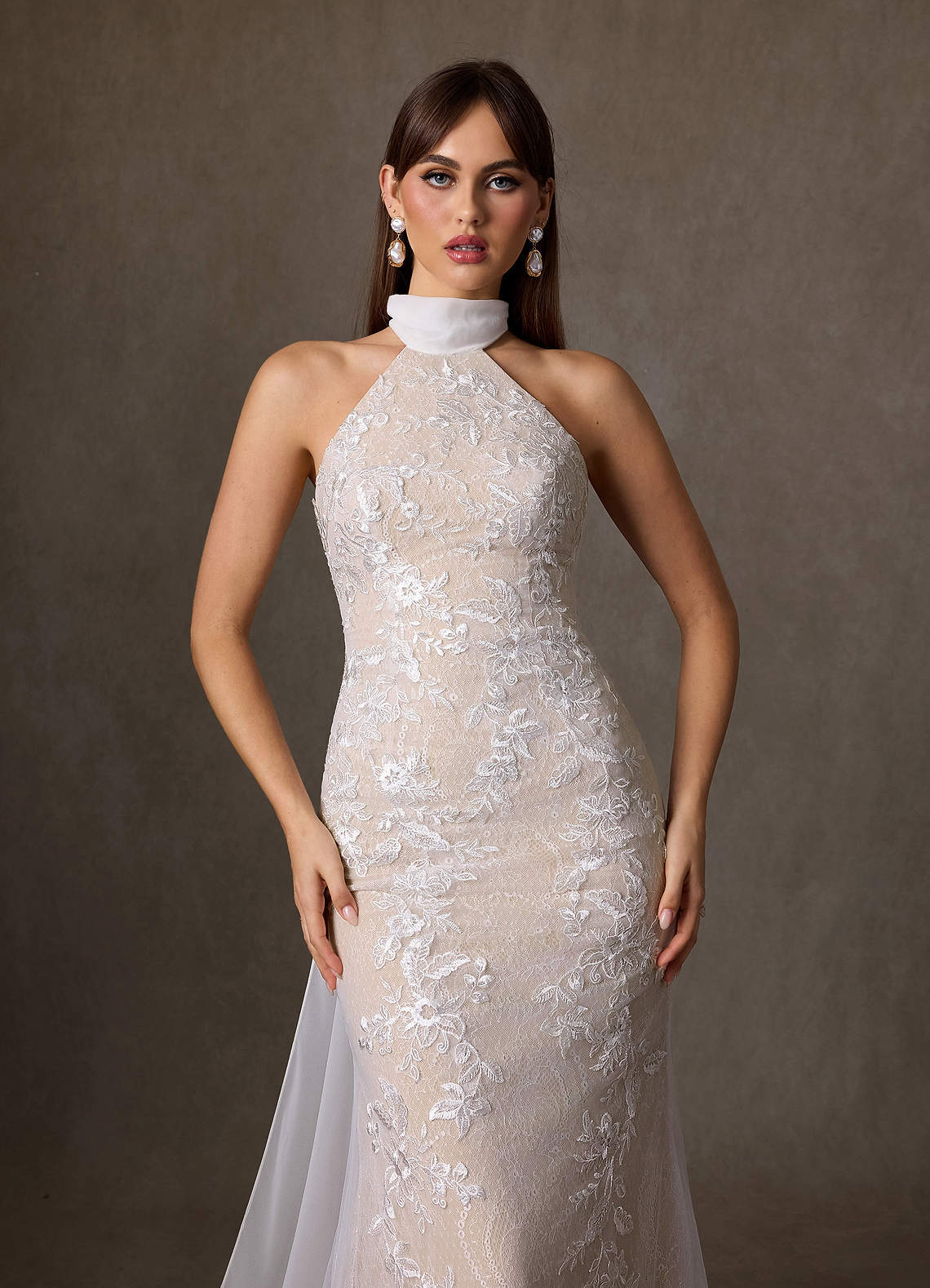 elyessen Kaiyana Diamond White Sheath High Neck Lace Dress