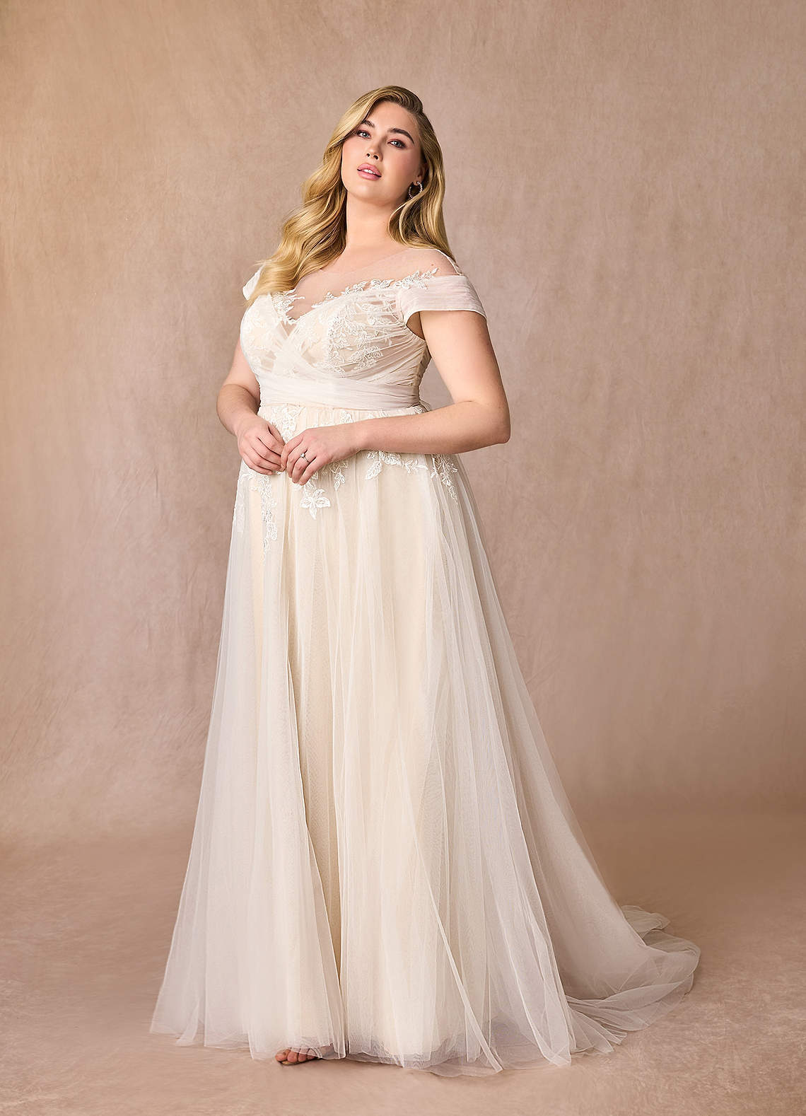 elyessen  Diamond White A-Line Illusion Off-The-Shouler Lace Tulle Dress