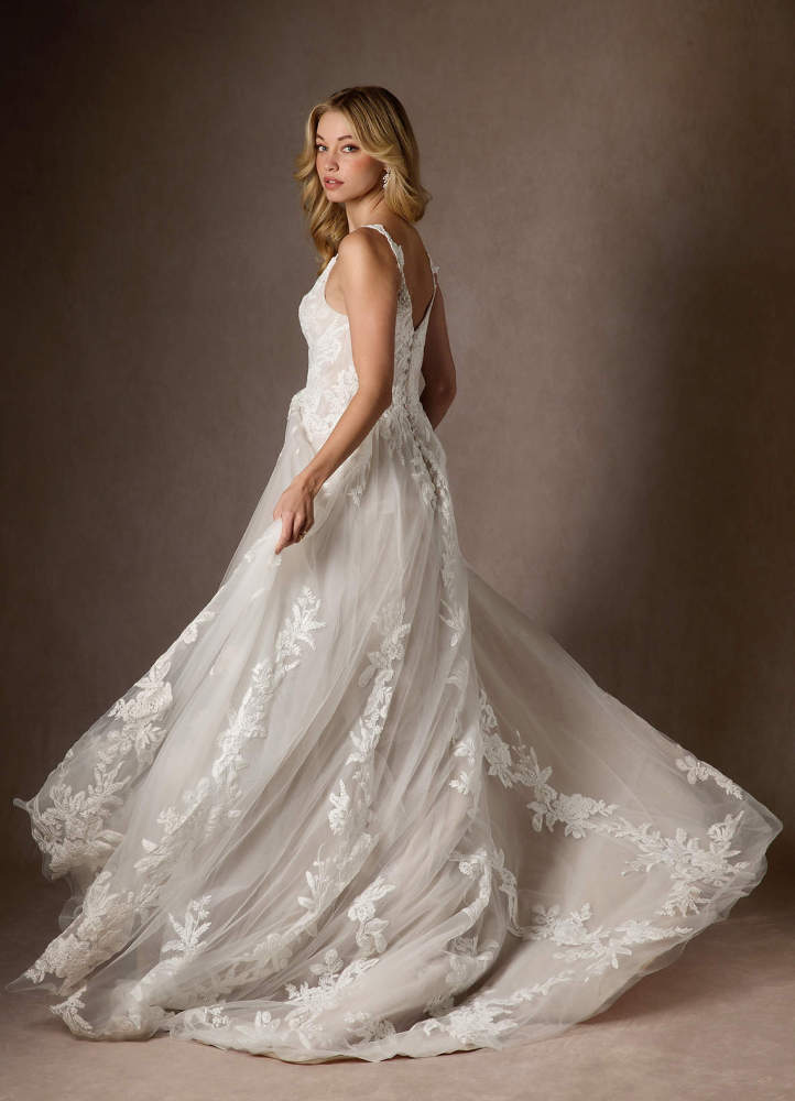elyessen  Diamond White A-Line V-Neck Sequins Tulle Dress