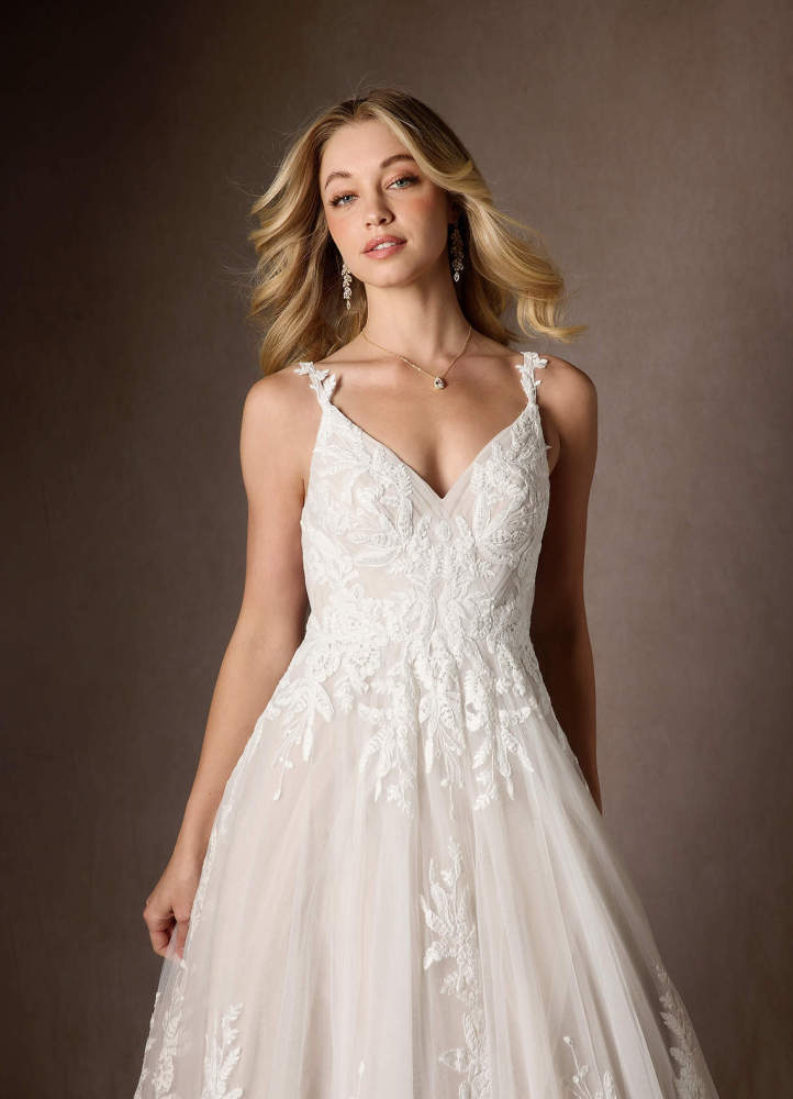 elyessen  Diamond White A-Line V-Neck Sequins Tulle Dress