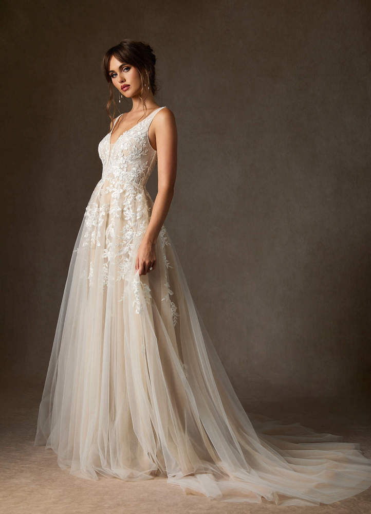 elyessen  Free pannier Diamond White A-Line V-Neck Sequins Tulle Dress