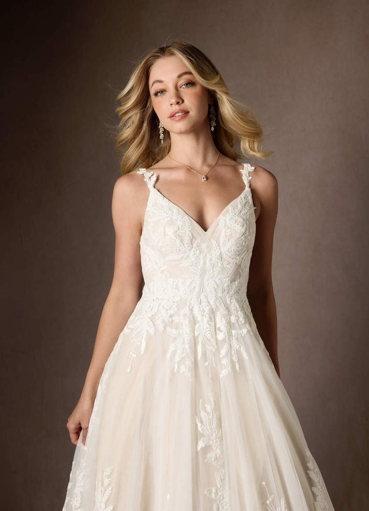 elyessen  Diamond White A-Line V-Neck Sequins Tulle Dress