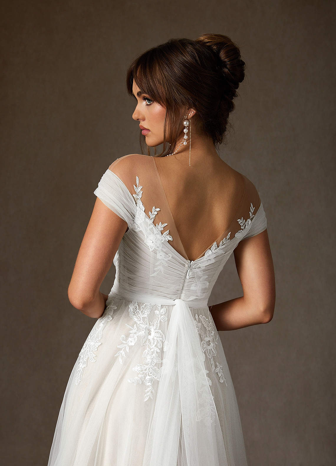 elyessen Cindy Diamond White A-Line Illusion Off-The-Shouler Lace Tulle Dress