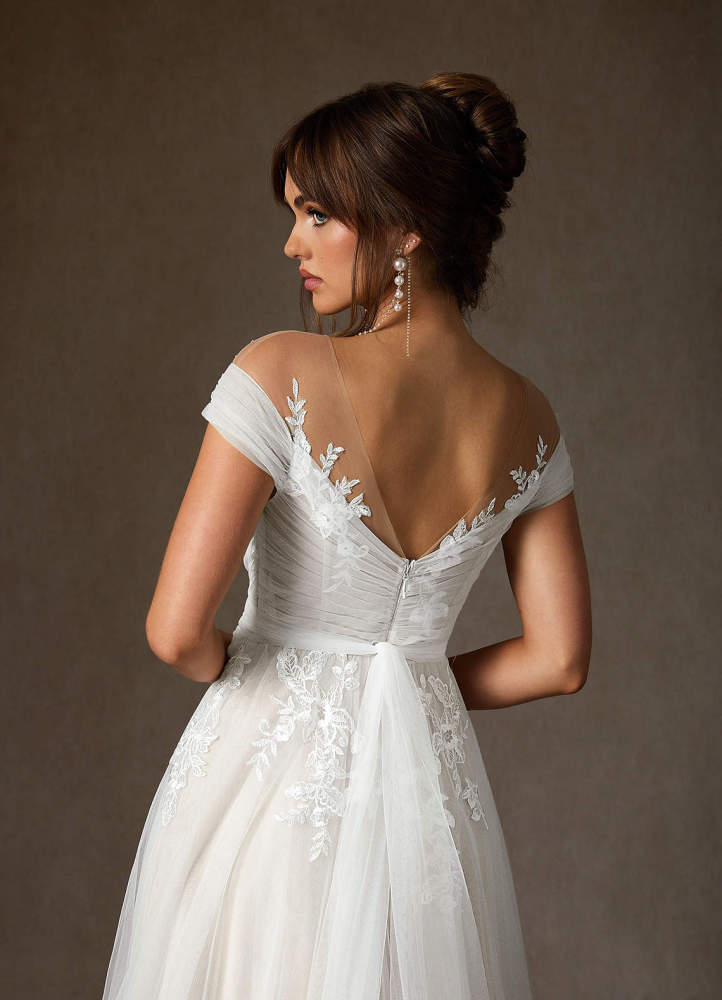 elyessen Cindy Diamond White A-Line Illusion Off-The-Shouler Lace Tulle Dress