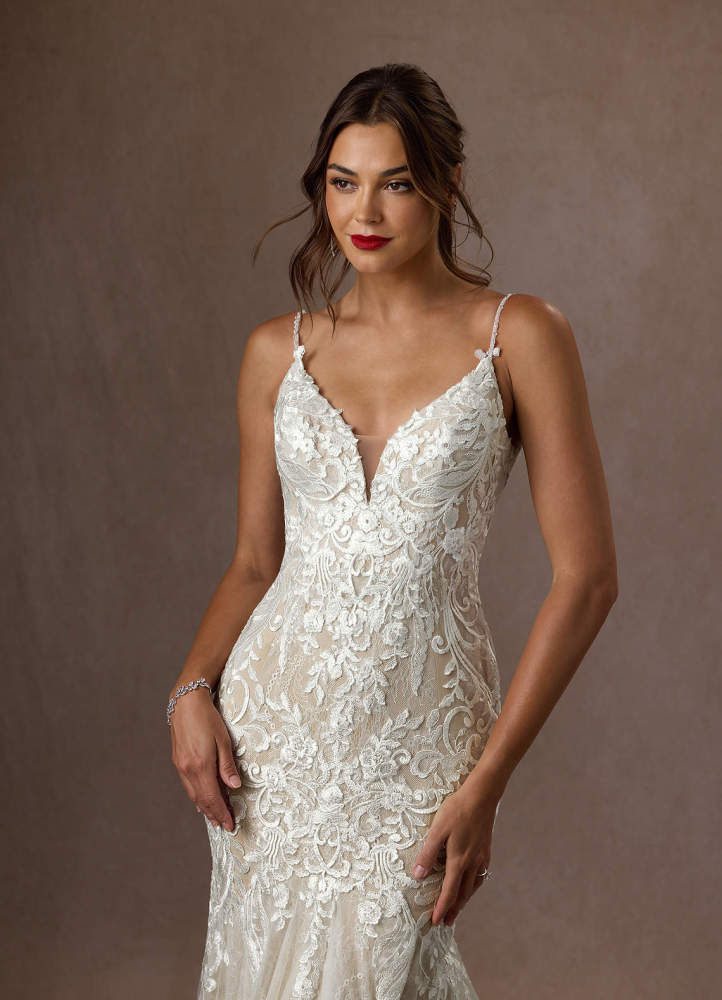 elyessen  Diamond White Mermaid V-Neck Sequins Tulle Dress