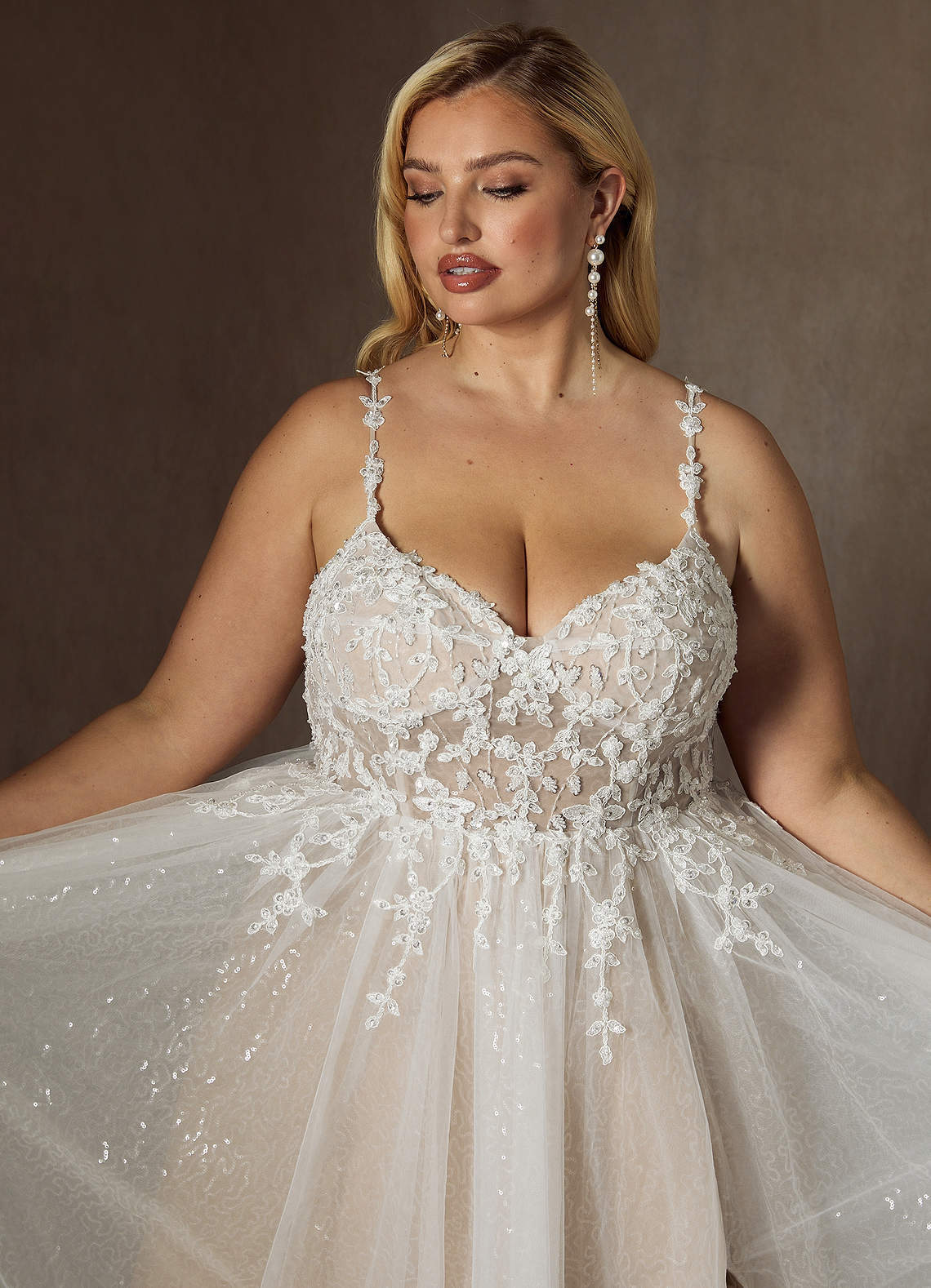 elyessen  Diamond White Champagne A-Line V-Neck Sequins Tulle Dress