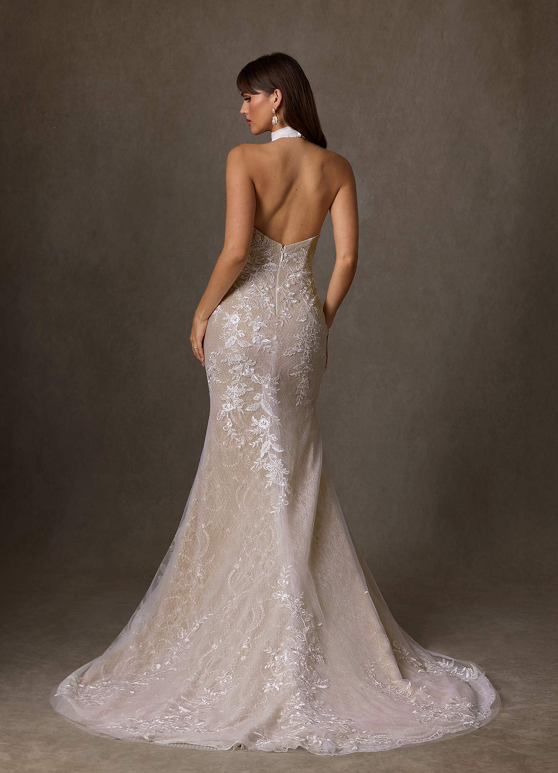 elyessen  Diamond White Sheath High Neck Lace Dress