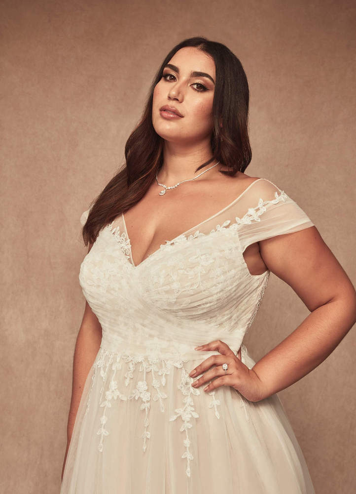 elyessen  Diamond White A-Line V-Neck Tulle Dress