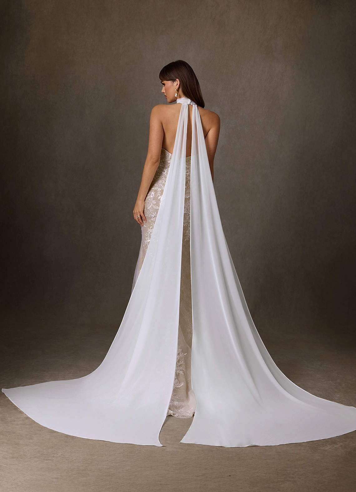 elyessen  Diamond White Sheath High Neck Lace Dress