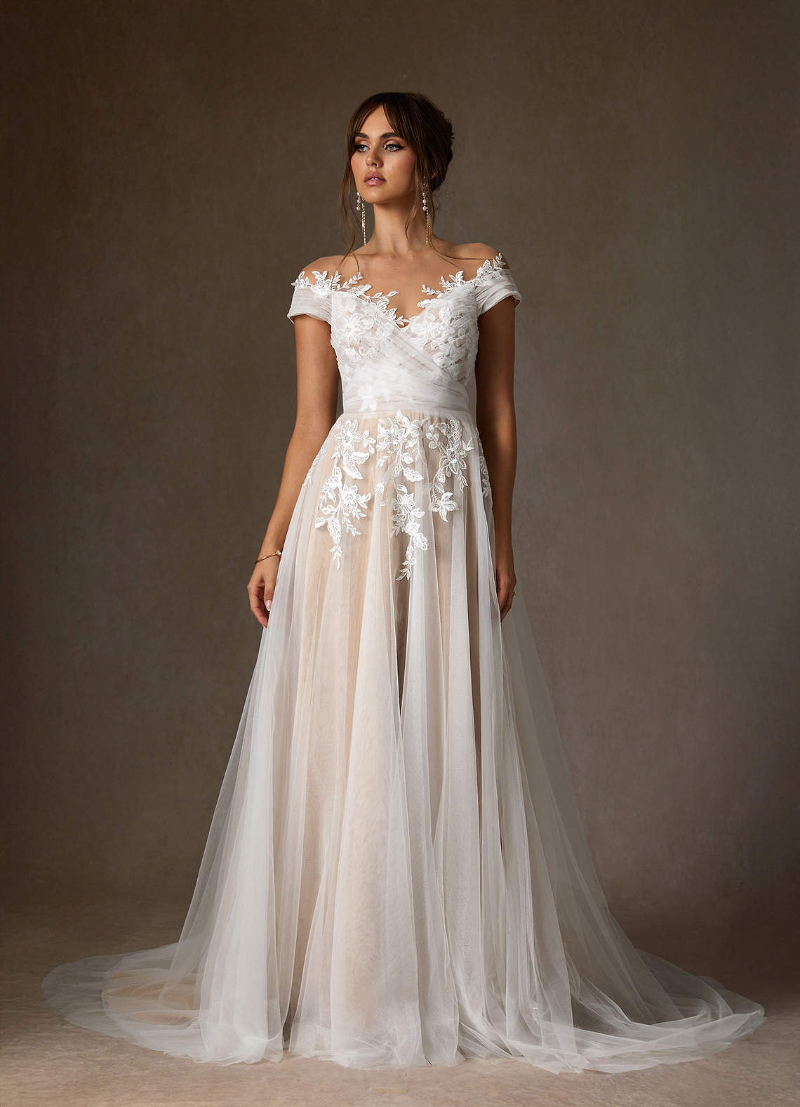 elyessen  Diamond White A-Line Illusion Off-The-Shouler Lace Tulle Dress