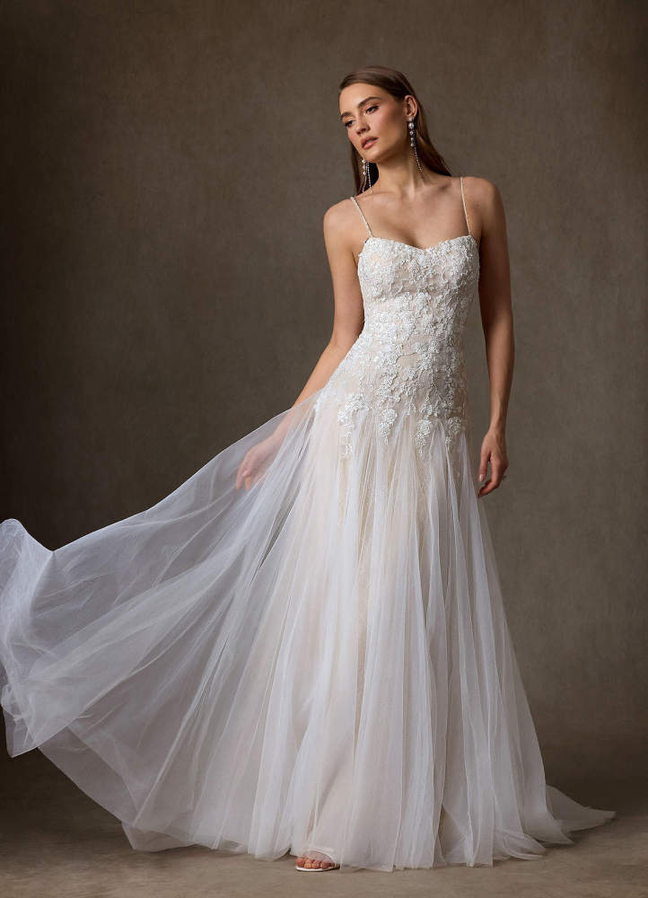 elyessen Lumina Diamond White A-Line Sweetheart Neckline Lace Dress