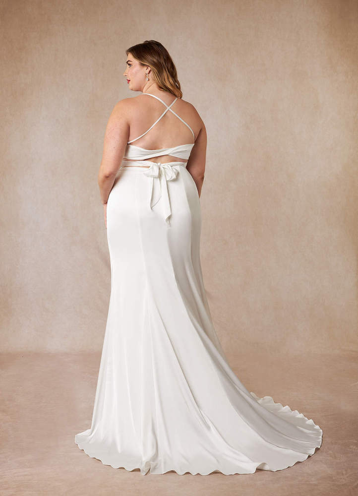 elyessen Kierra Stretch Diamond White Mermaid Pleated Stretch Satin Dress