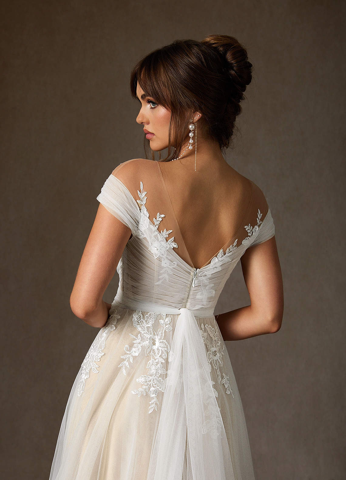 elyessen  Diamond White A-Line Illusion Off-The-Shouler Lace Tulle Dress