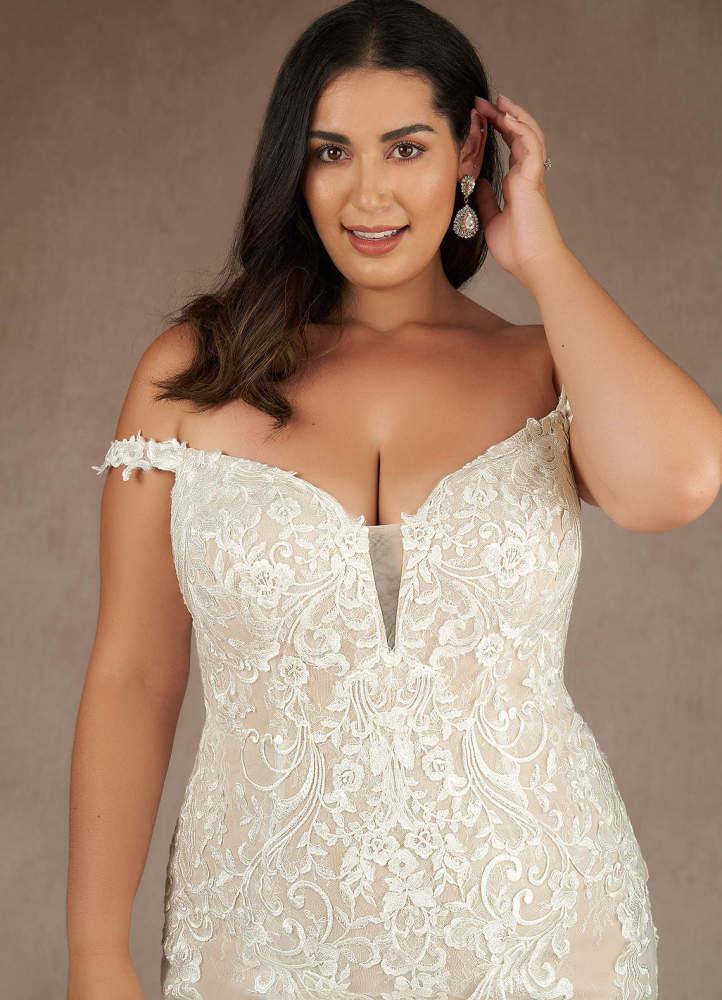 elyessen  Diamond White Champagne Mermaid V-Neck Sequins Lace Dress