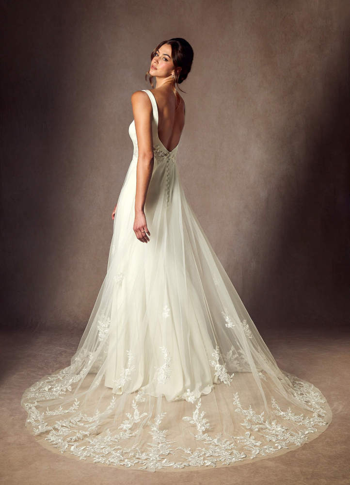 elyessen Ebony Diamond White A-Line Sequins Crepe Back Satin Dress
