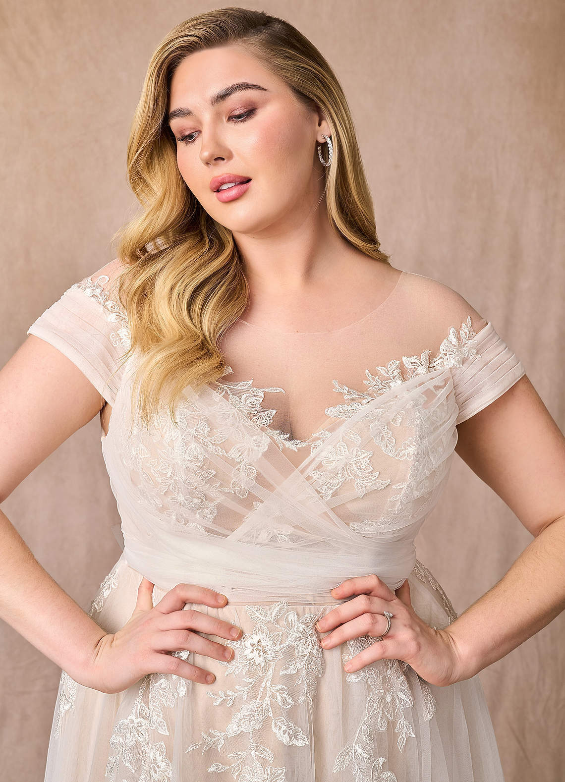 elyessen  Diamond White A-Line Illusion Off-The-Shouler Lace Tulle Dress