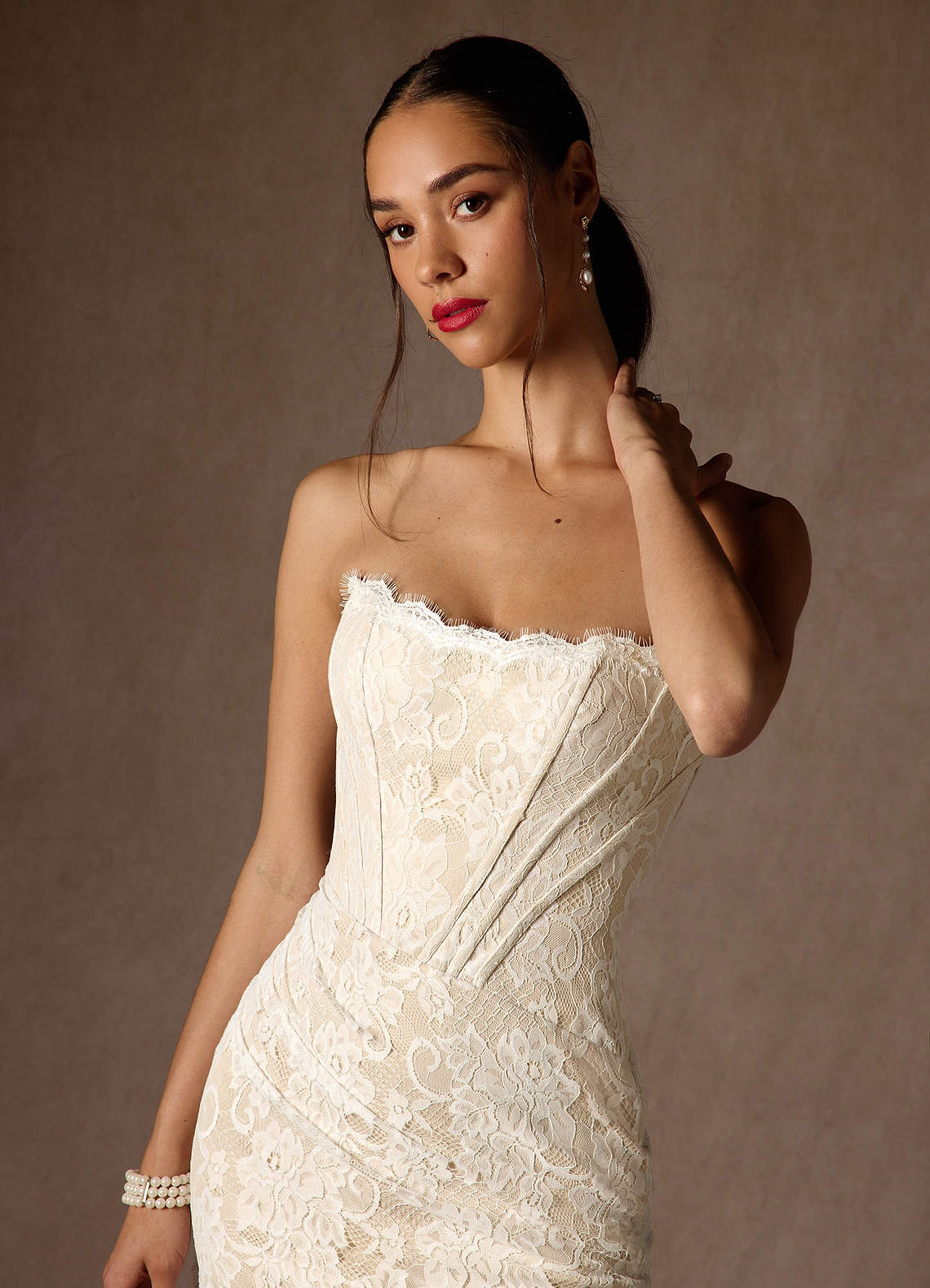 elyessen Starla Diamond White Sheath Strapless Lace Dress