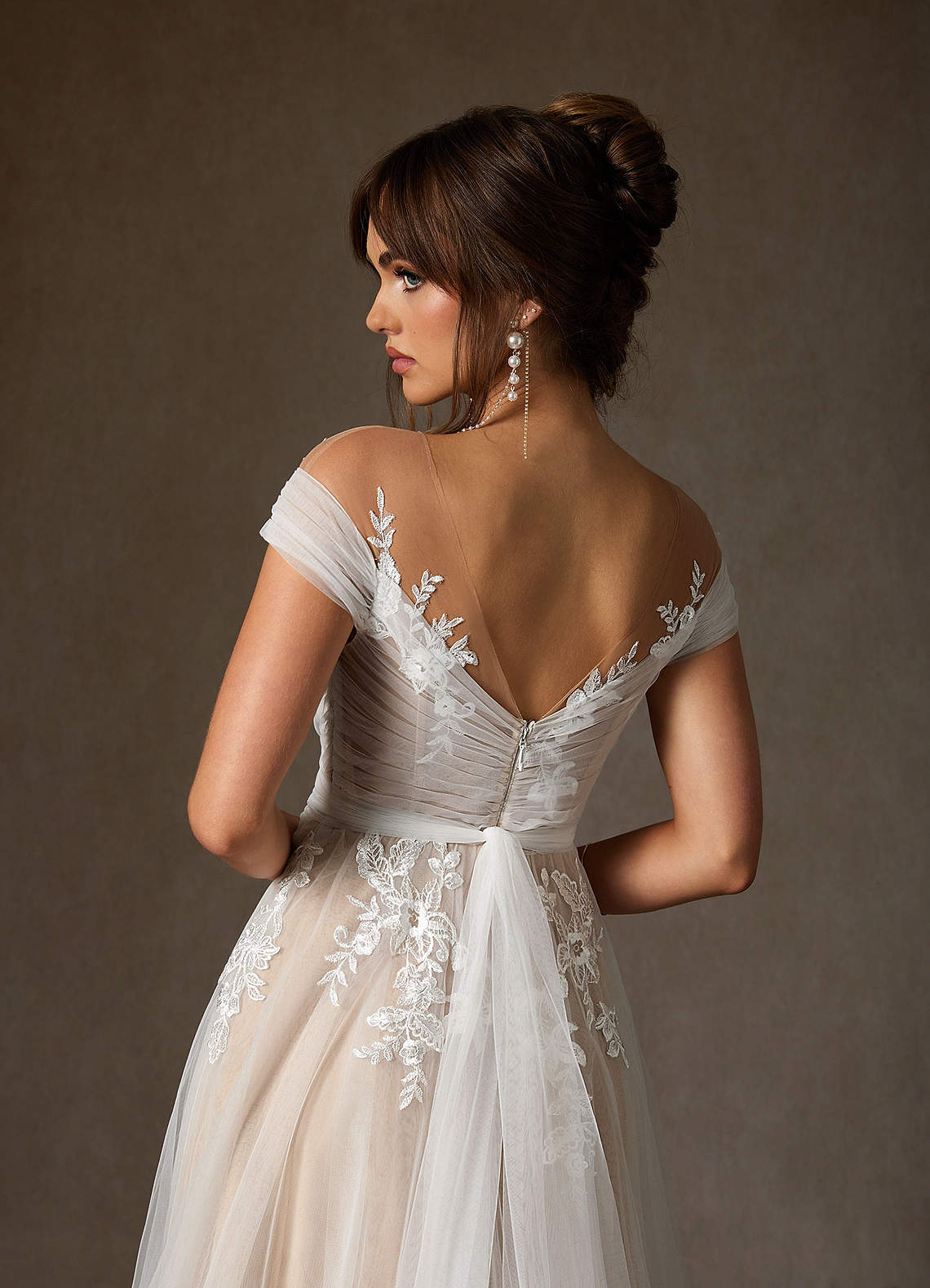elyessen  Diamond White A-Line Illusion Off-The-Shouler Lace Tulle Dress