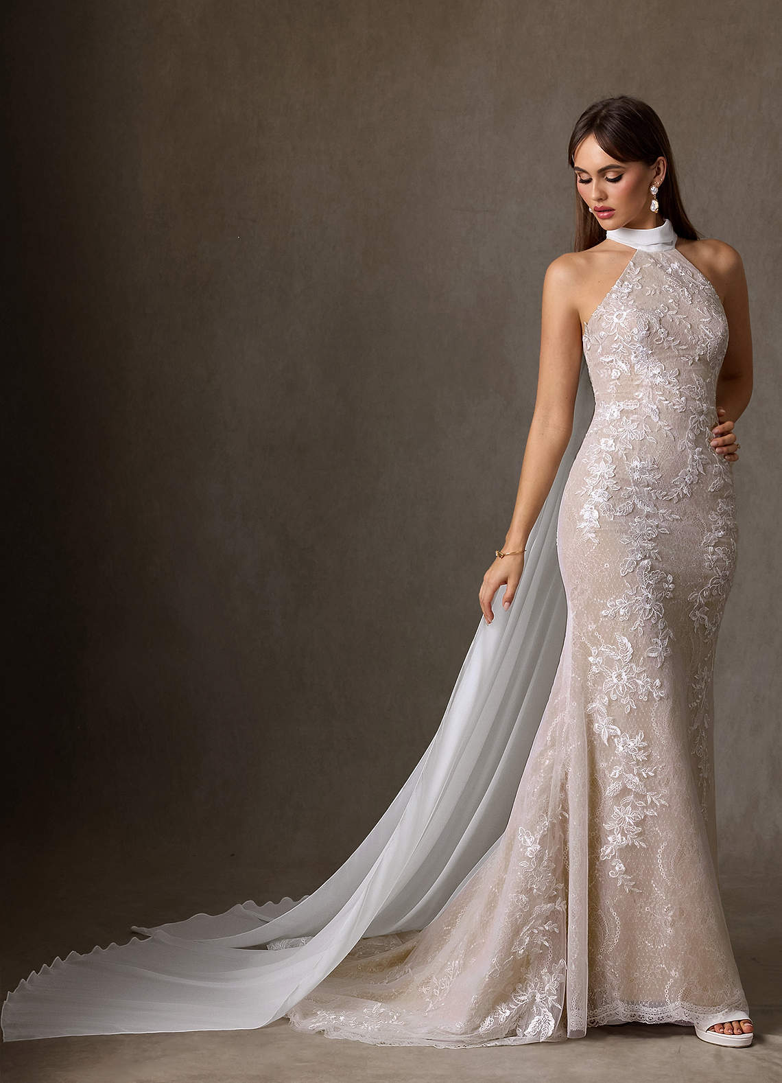elyessen  Diamond White Sheath High Neck Lace Dress