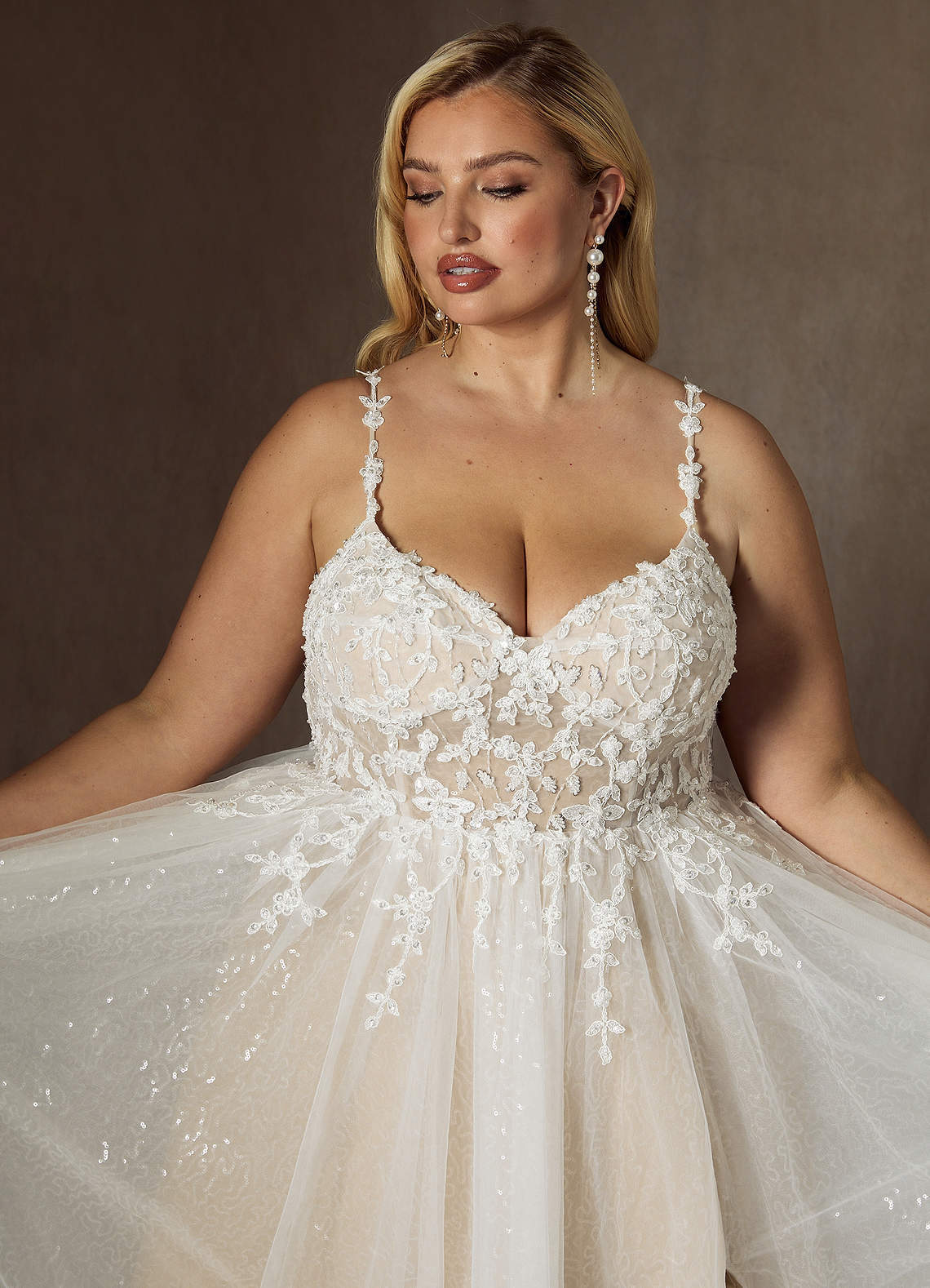elyessen  Diamond White Champagne A-Line V-Neck Sequins Tulle Dress