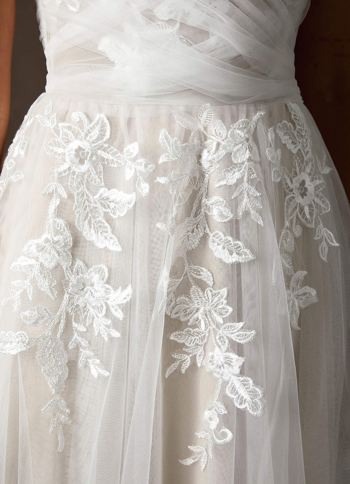 elyessen Cindy Diamond White A-Line Illusion Off-The-Shouler Lace Tulle Dress