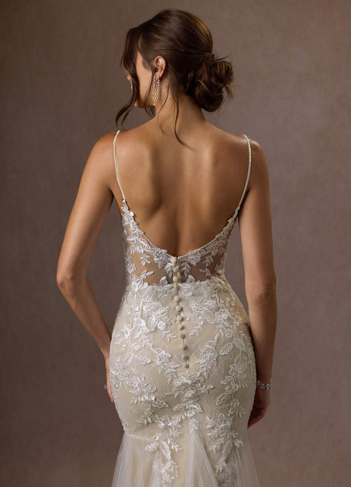 elyessen  Diamond White Mermaid V-Neck Sequins Tulle Dress