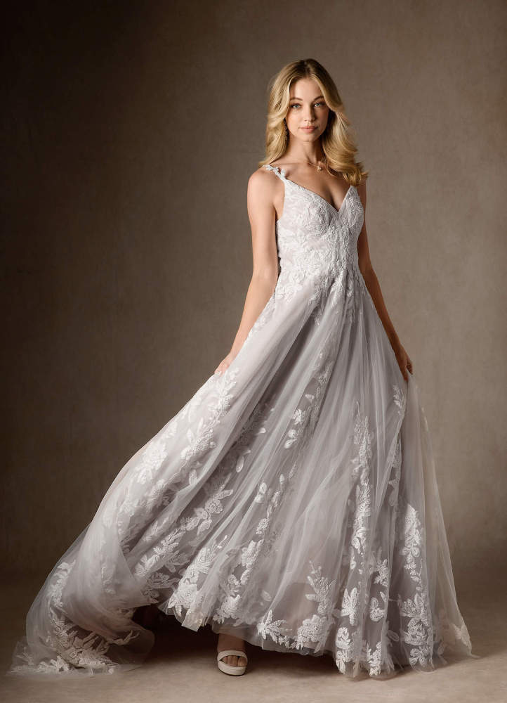 elyessen  Diamond White A-Line V-Neck Sequins Tulle Dress