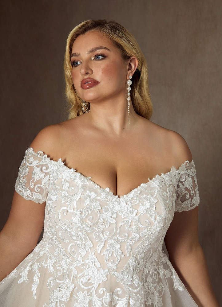 elyessen  Diamond White Ball-Gown Off the Shoulder Tulle Dress