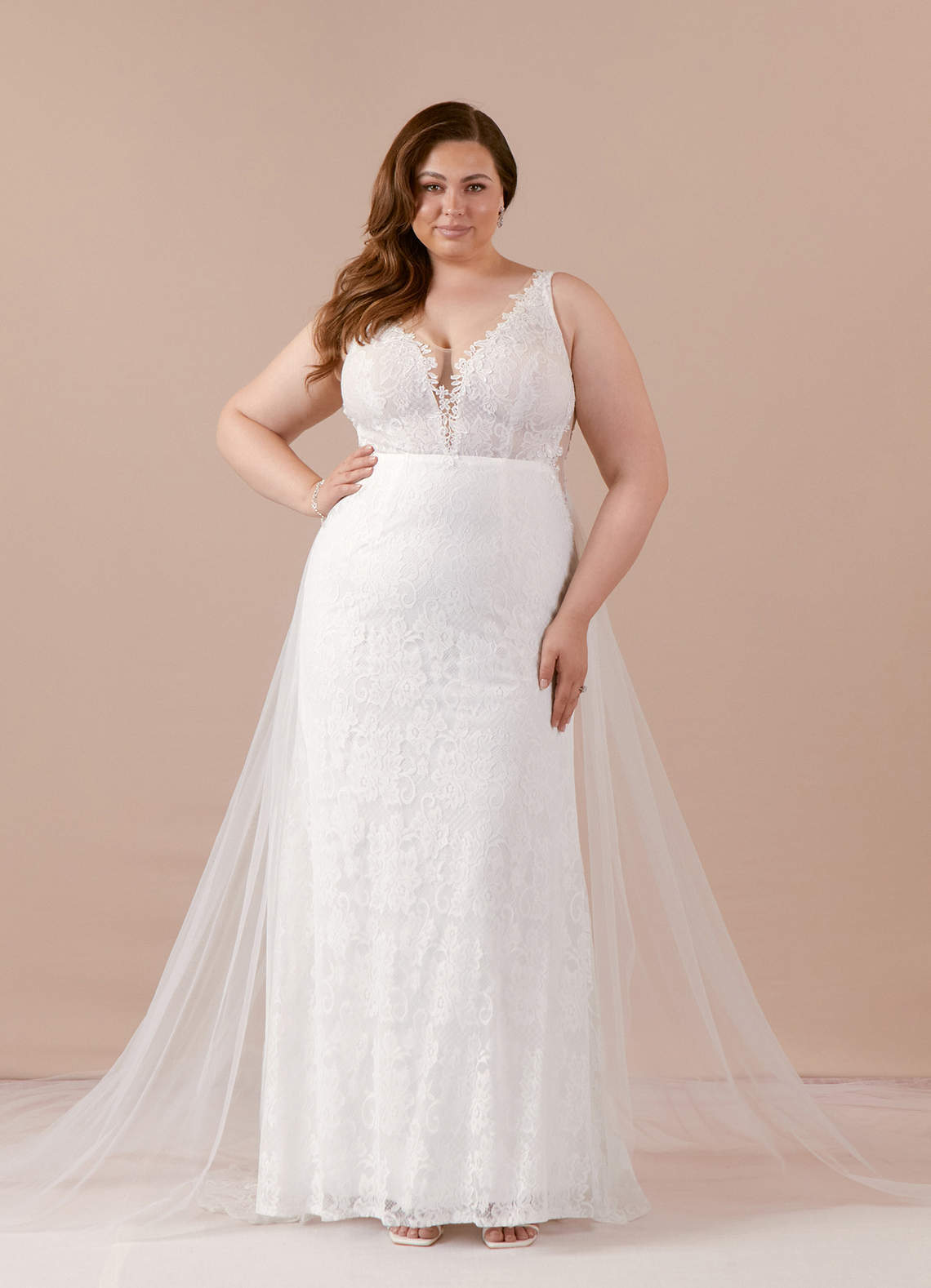 elyessen Gracen Diamond White Champagne Mermaid V-Neck Lace Tulle Dress