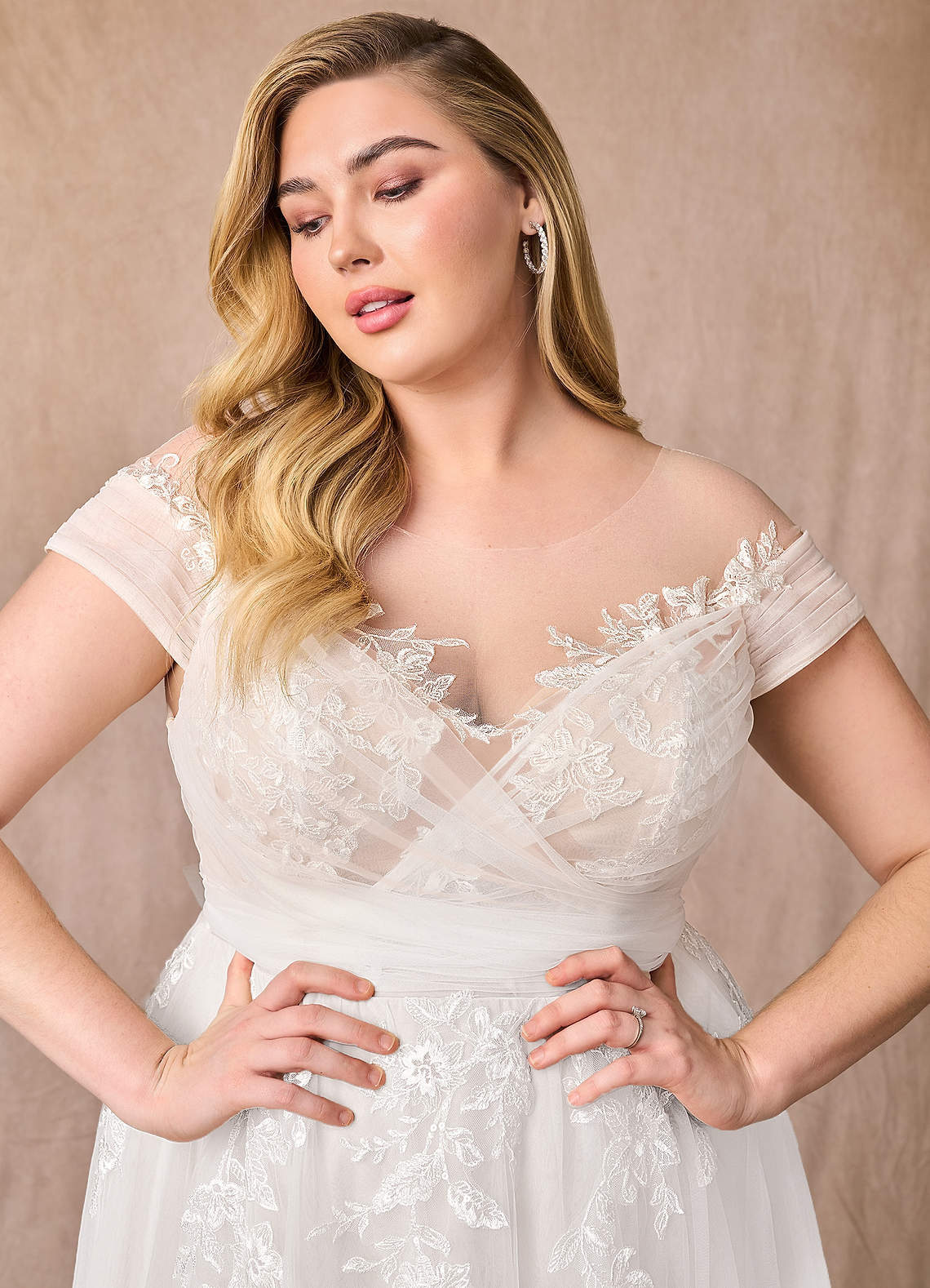 elyessen Cindy Diamond White A-Line Illusion Off-The-Shouler Lace Tulle Dress