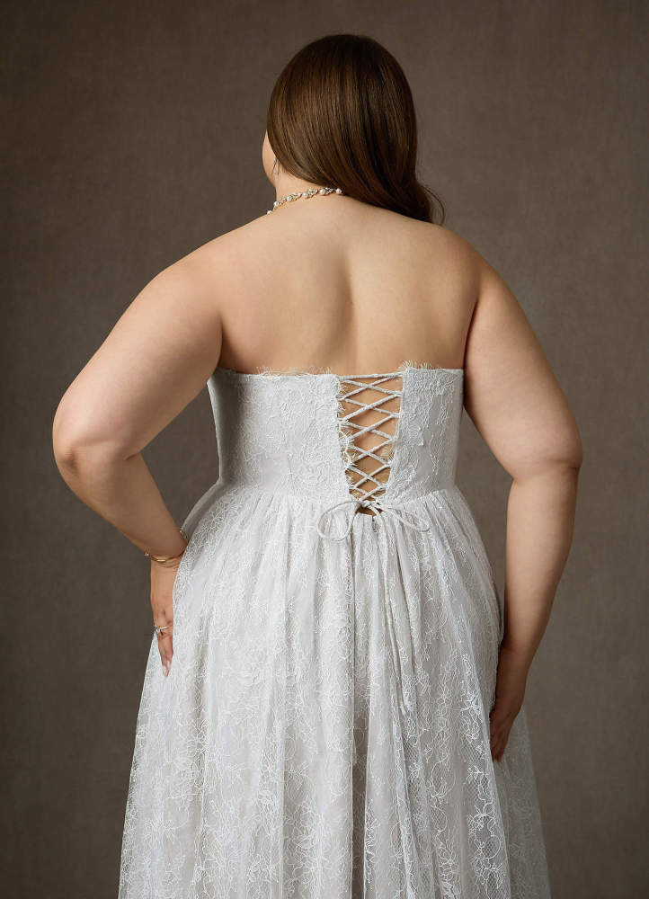 elyessen Lorena Diamond White A-Line Strapless Lace Dress
