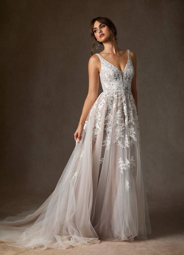 elyessen  Free pannier Diamond White A-Line V-Neck Sequins Tulle Dress