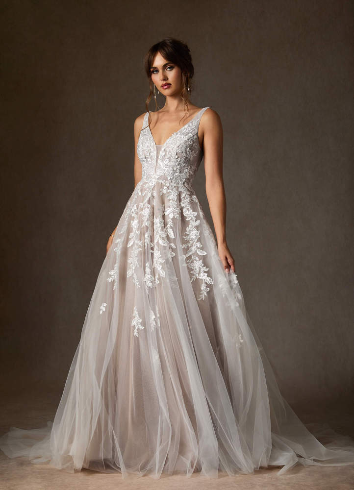 elyessen  Free pannier Diamond White A-Line V-Neck Sequins Tulle Dress