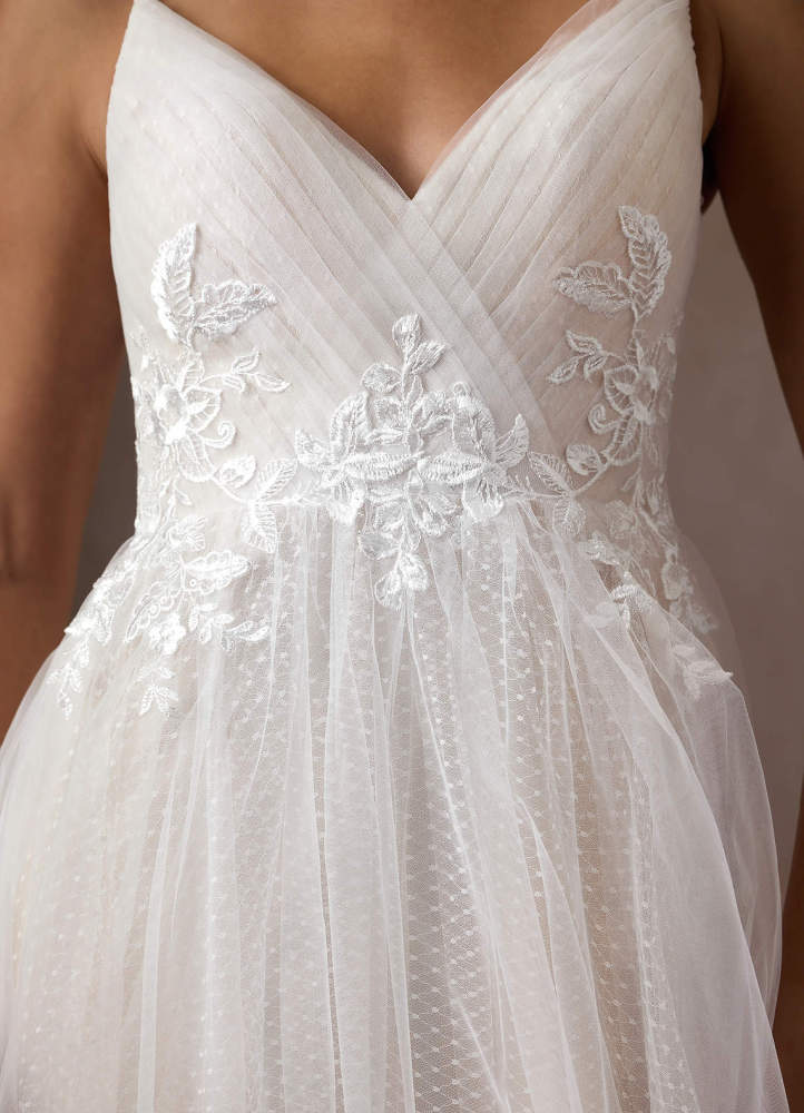 elyessen Liana Diamond White A-Line V-Neck Sequins Tulle Dress