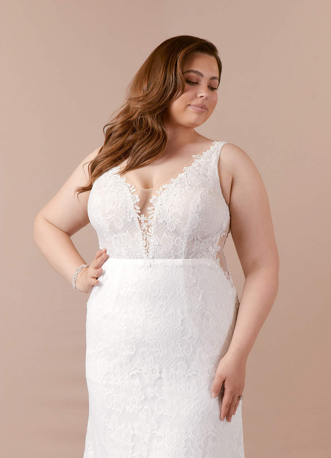 elyessen  Diamond White Champagne Mermaid V-Neck Lace Tulle Dress