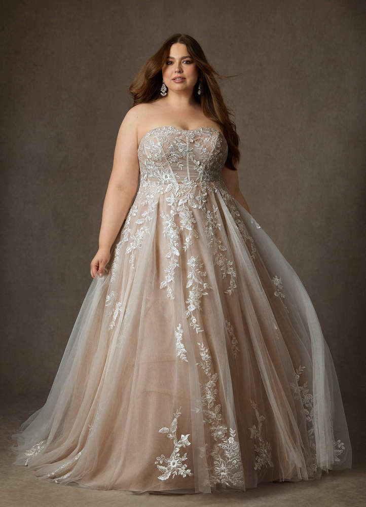elyessen  Diamond White Ball-Gown Strapless Lace Dress