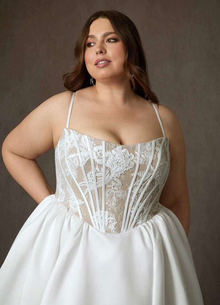 elyessen  Diamond White Ball-Gown Strapless Lace Dress