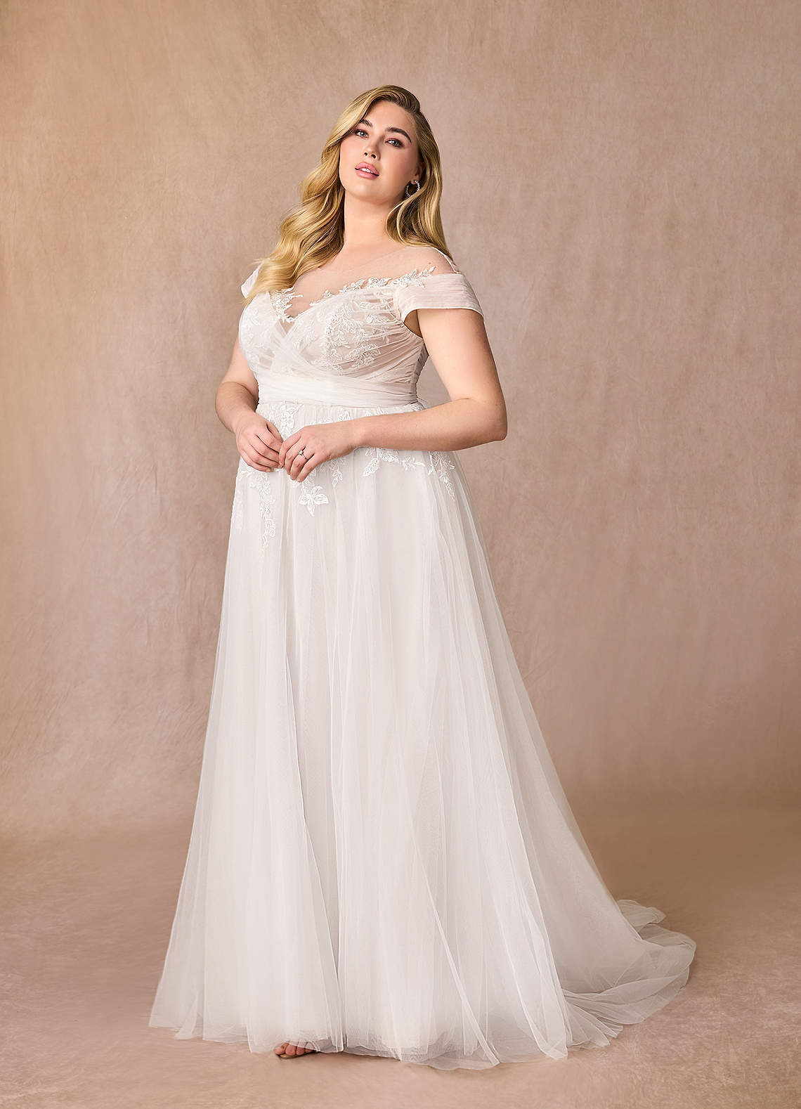 elyessen Cindy Diamond White A-Line Illusion Off-The-Shouler Lace Tulle Dress
