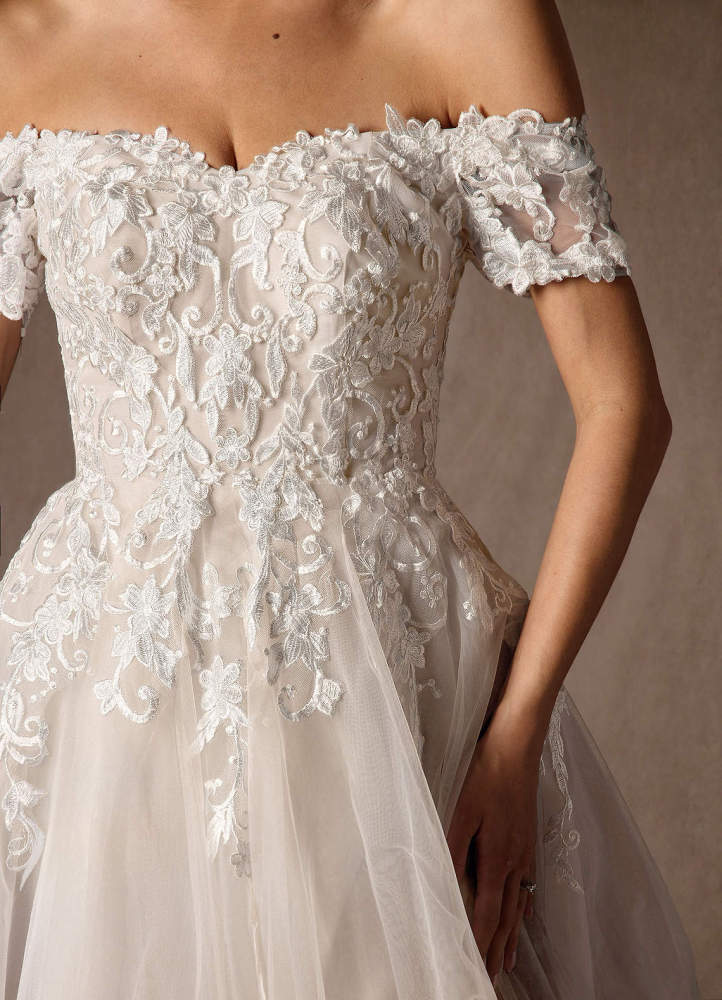 elyessen  Diamond White Ball-Gown Off the Shoulder Tulle Dress