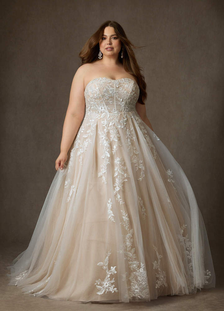 elyessen  Diamond White Ball-Gown Strapless Lace Dress