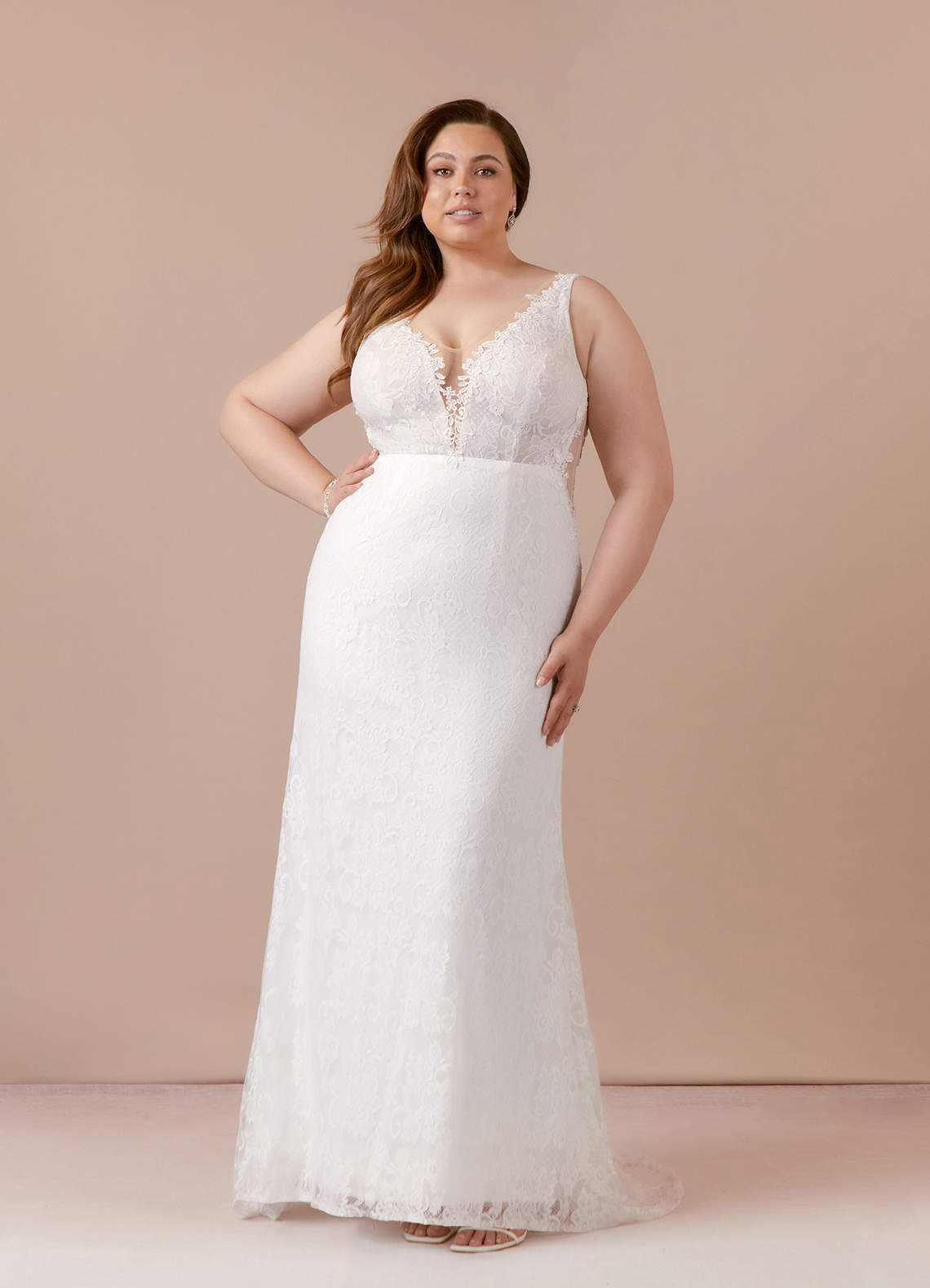 elyessen Gracen Diamond White Champagne Mermaid V-Neck Lace Tulle Dress