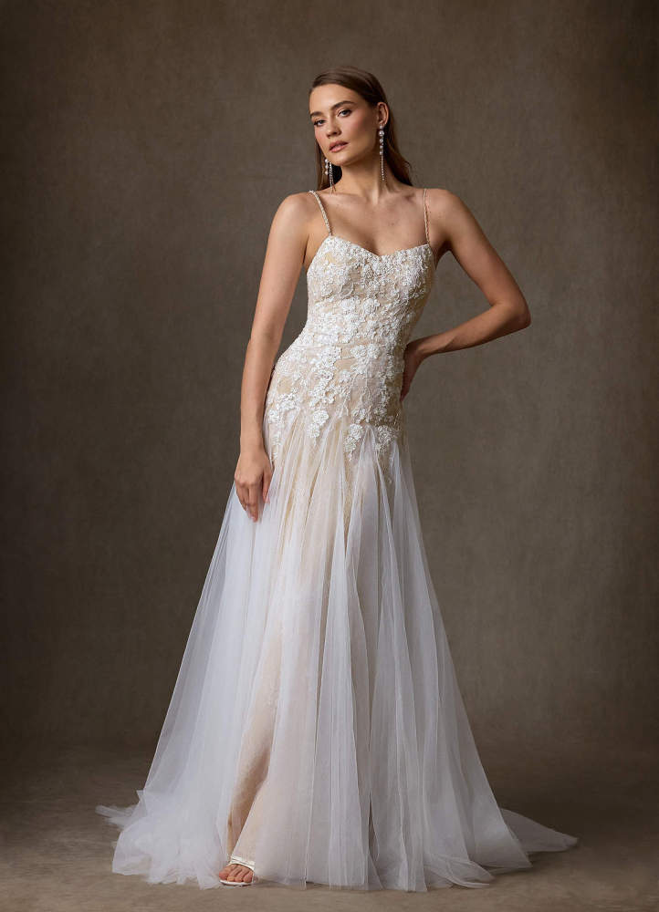 elyessen Diamond White A-Line Sweetheart Neckline Lace Dress
