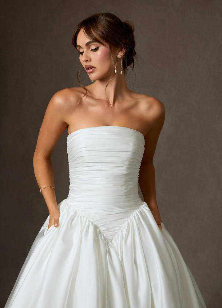 elyessen Shae Stretch Diamond White Ball-Gown Strapless Stretch Satin Dress